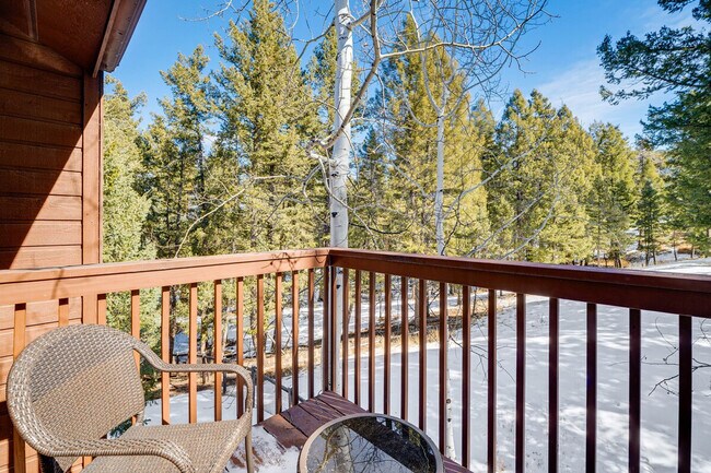 Building Photo - 320 E Gunnison Ave