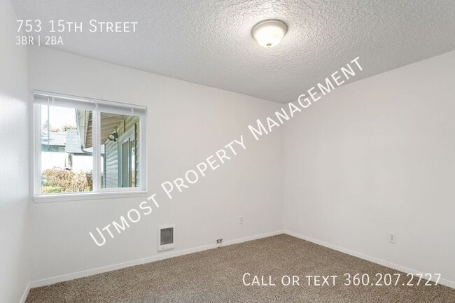 Building Photo - 753 15th St