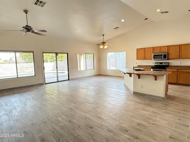 Building Photo - 2538 W Maldonado Rd