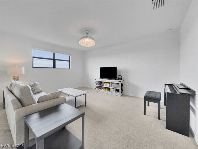 Building Photo - 3319 Menores Wy