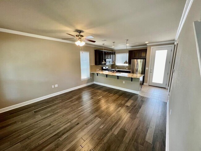 Building Photo - 4705 Rosedale Ave