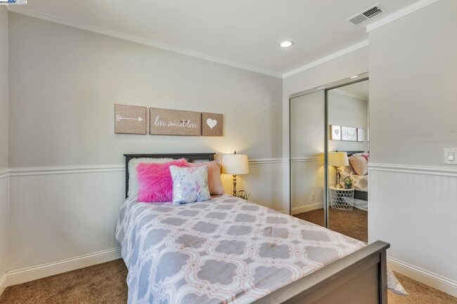 Building Photo - 544 La Copita Ct