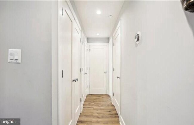 Building Photo - 1340 Nicholson St NW