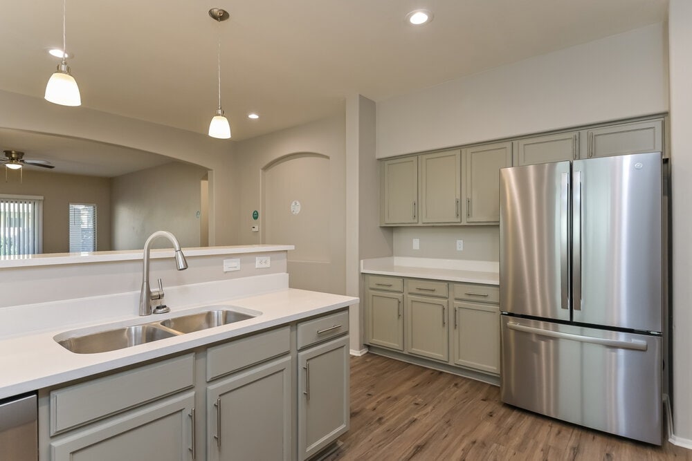 Building Photo - 405 East Placita Nodo