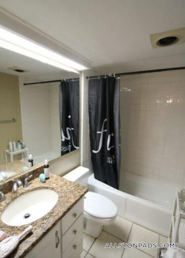 Building Photo - 85 Brainerd Rd