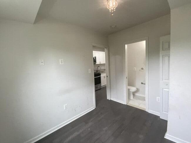 Building Photo - 1223 16th St NE