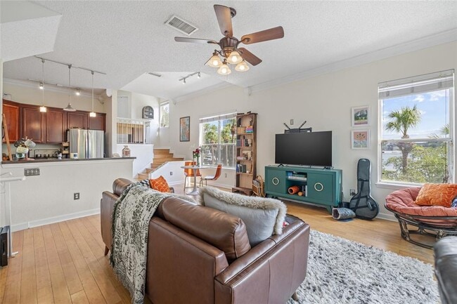 Building Photo - 740 Mainsail Dr
