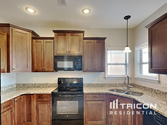 Building Photo - 1430 Raven Rd