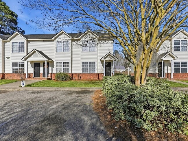 Building Photo - 4040 Cedars Pkwy