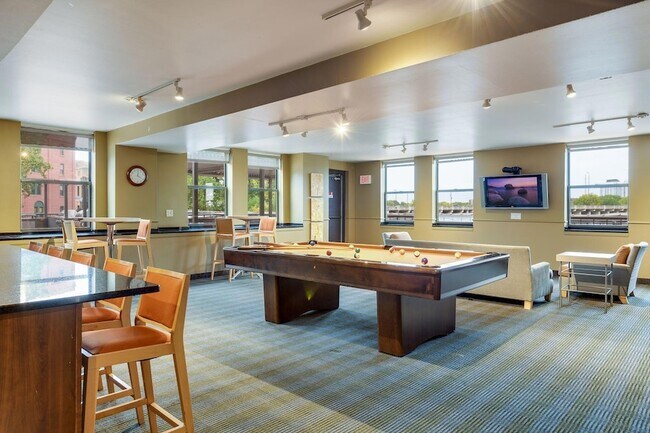 Building Photo - 401 S 1st St