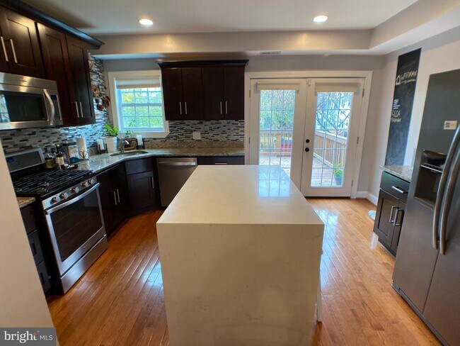Primary Photo - 4922 7th St NW
