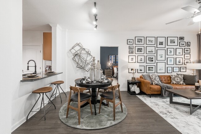 Building Photo - Parkview Terraces Apartment Homes