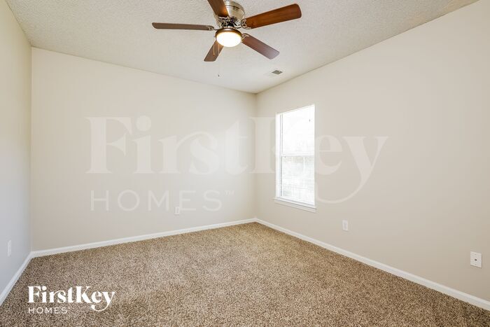 Building Photo - 1000 Golden Aspen Dr