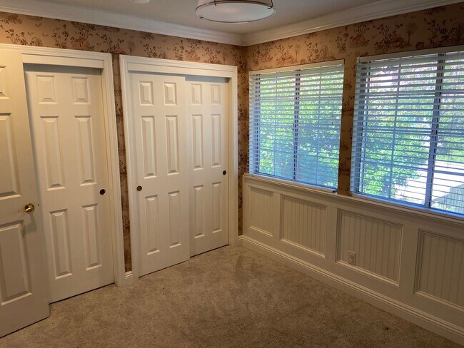 Building Photo - American River Canyon Folsom - 3 Bdrm, 3 Bath in gated community