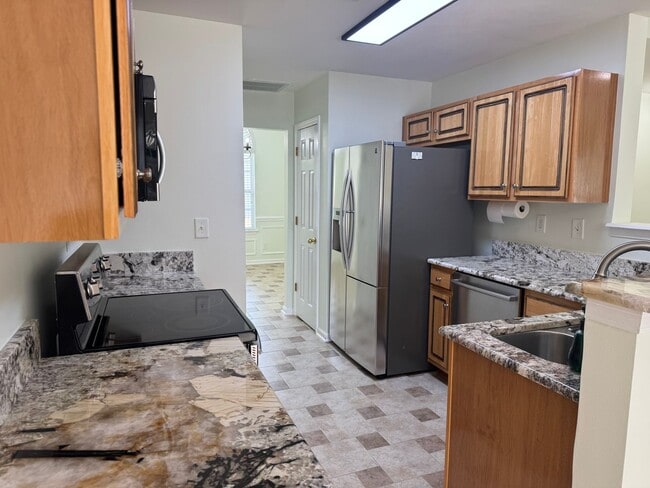 Building Photo - Four Bedroom Home in Curtis Pond