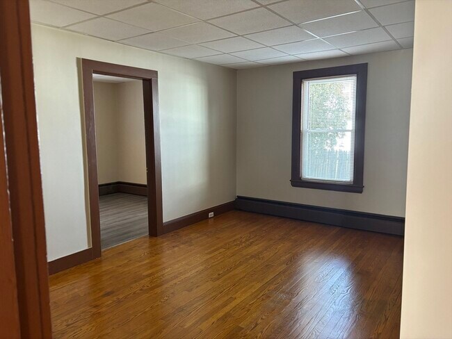 Building Photo - 478 High St