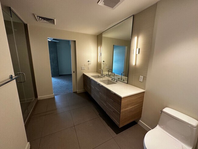 Building Photo - Contour on Campbell 1 bed 1.5 bath condo