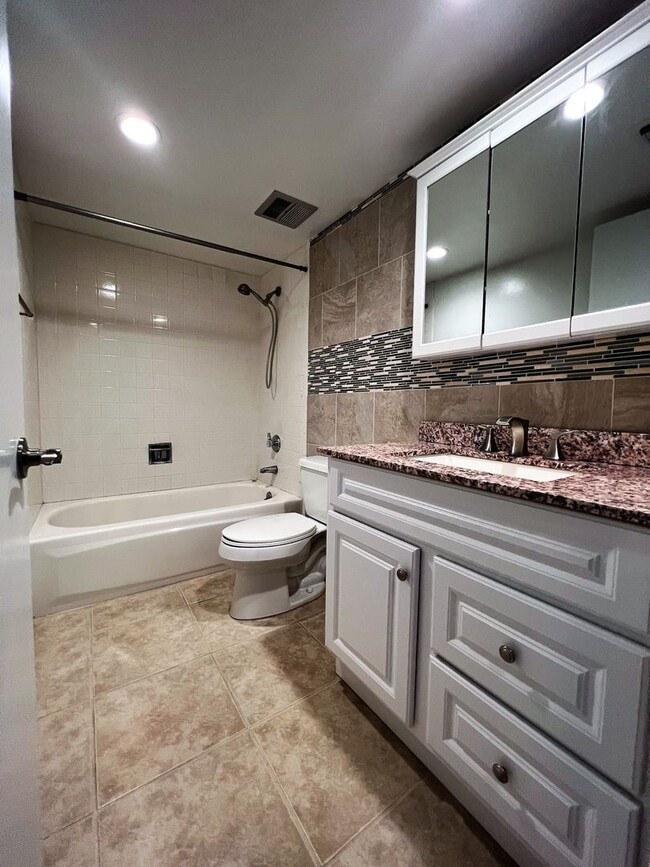 Building Photo - ***MOVE IN SPECIAL: SCOTTSDALE SHADOWS LUXURY CONDO WITH AC, WATER INCLUDED AND 9 HOLE GOLF