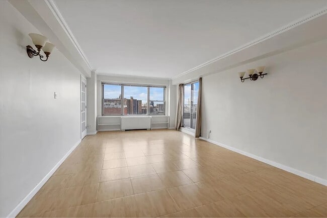 Building Photo - 10740 Queens Blvd