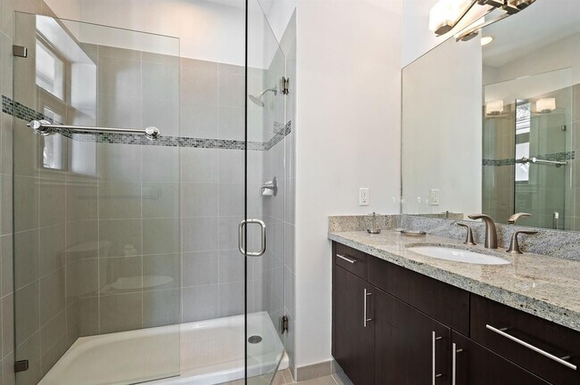 Building Photo - 95 Isle of Venice Dr