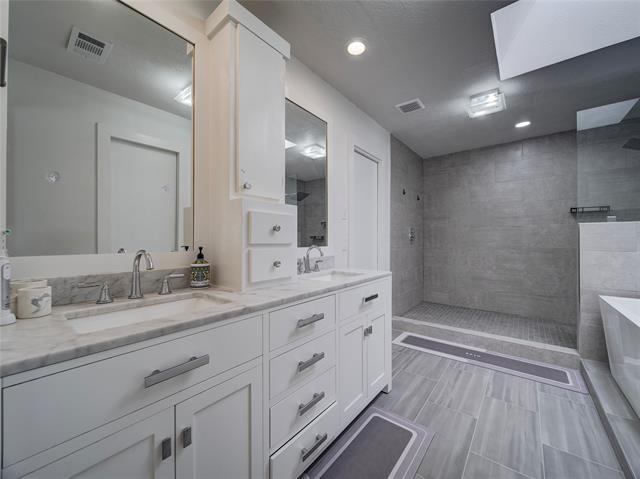 Building Photo - 6650 Lovington Dr