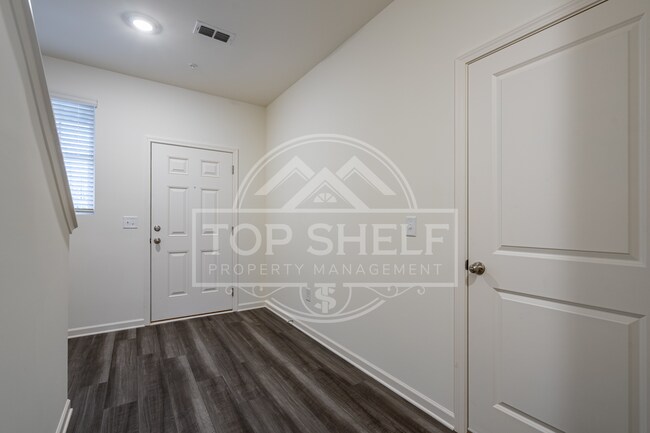 Building Photo - 2010 Ayla Dr