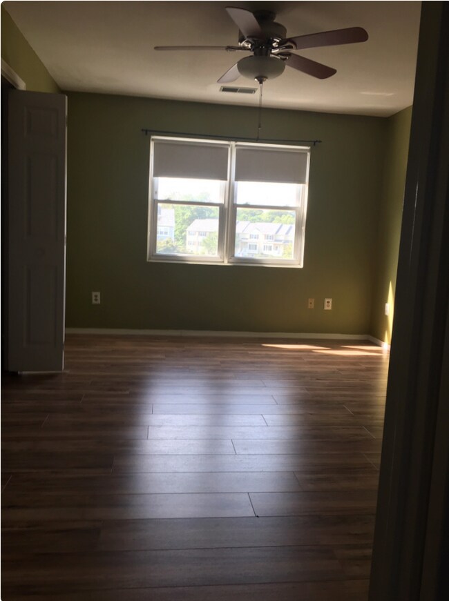 Building Photo - 35 Southwind Ln