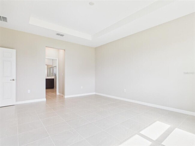 Building Photo - 5717 SW 71st Ct