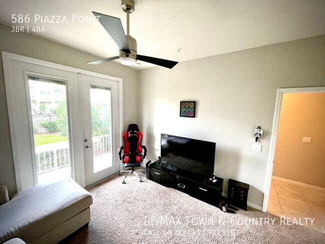 Building Photo - 586 Piazza Point