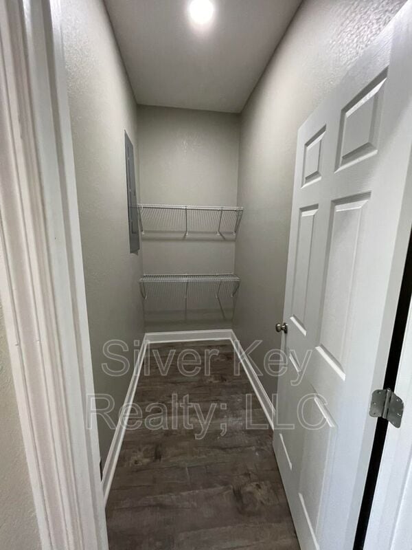 Building Photo - 402 Ingleside Ave