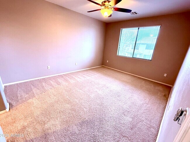 Building Photo - 705 W Queen Creek Rd