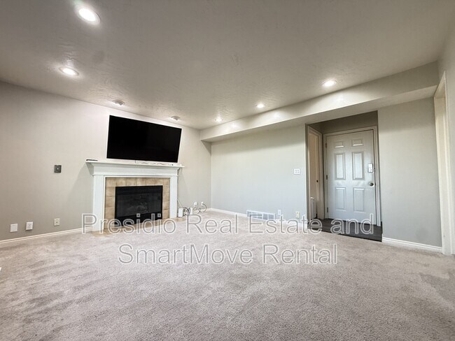 Building Photo - 3408 S Huntington Dr
