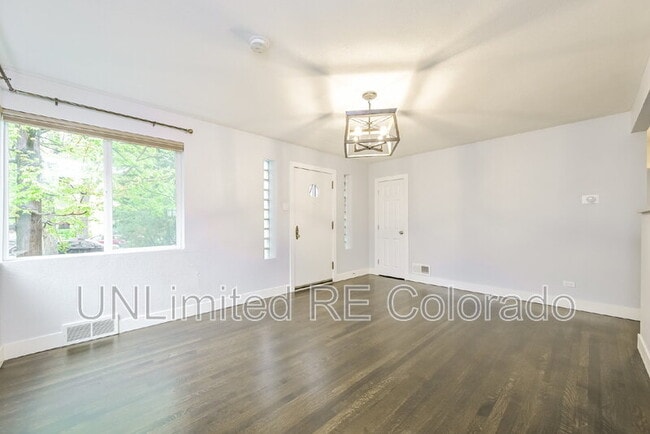 Building Photo - 1456 Elm St