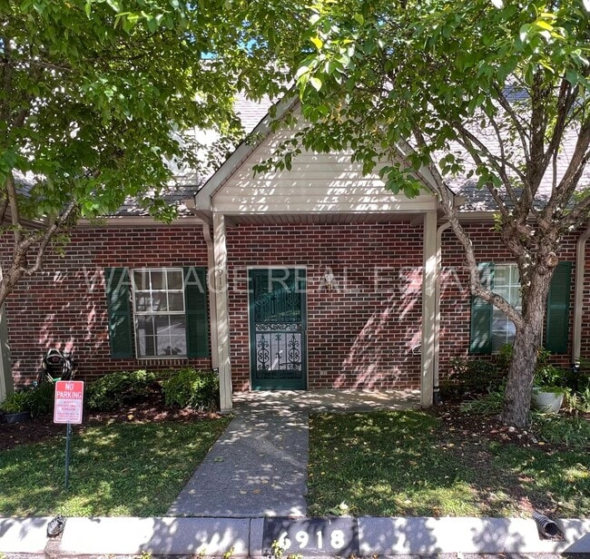 Primary Photo - SITUATED IN HALLS IN CROSSROADS NORTH...3 ...