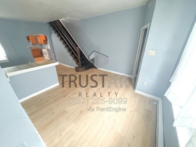 Building Photo - 3110 Custer St