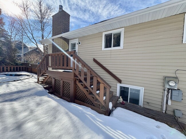 Building Photo - Large 3 bedroom house in the Heights! (Items will be removed)