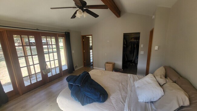 Building Photo - 4 bedroom 3 bath horse property- 6 acres i...