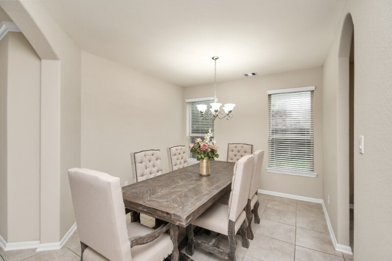 Building Photo - 1539 Giles Dr