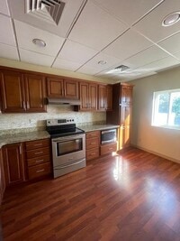 Building Photo - 879 Nassau Rd