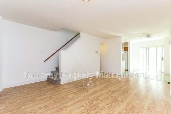 Building Photo - 1004 Oregon Ave