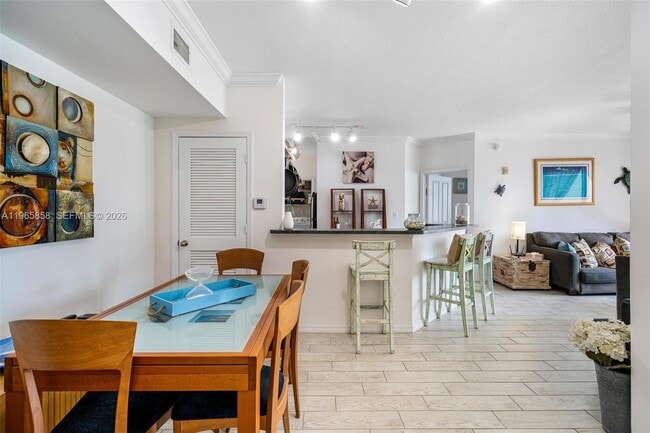 Building Photo - 9172 Collins Ave