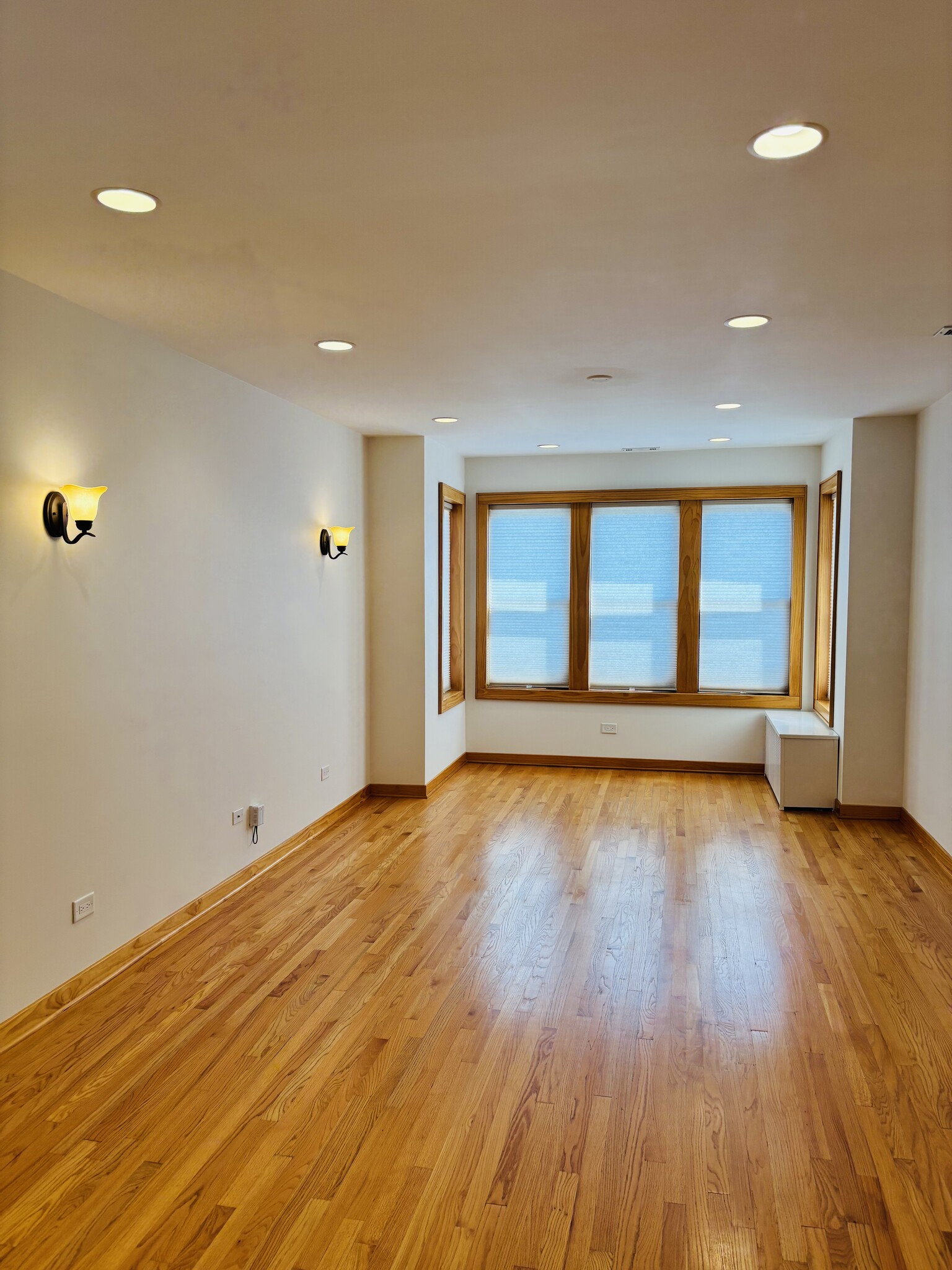 Front Room - 2318 W Diversey Ave
