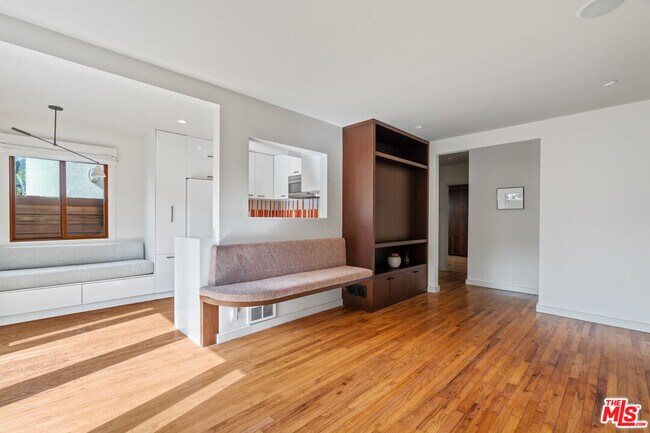 Building Photo - 27 18th Ave