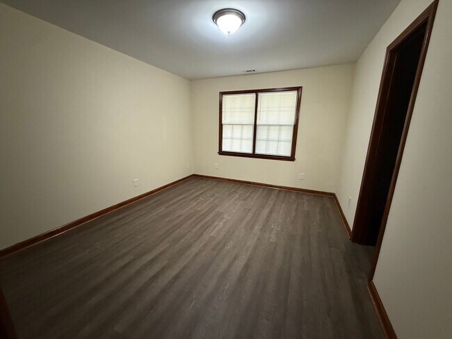 Building Photo - 113 Williamson St