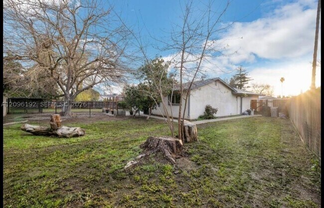 Building Photo - 5 Nunes Ct