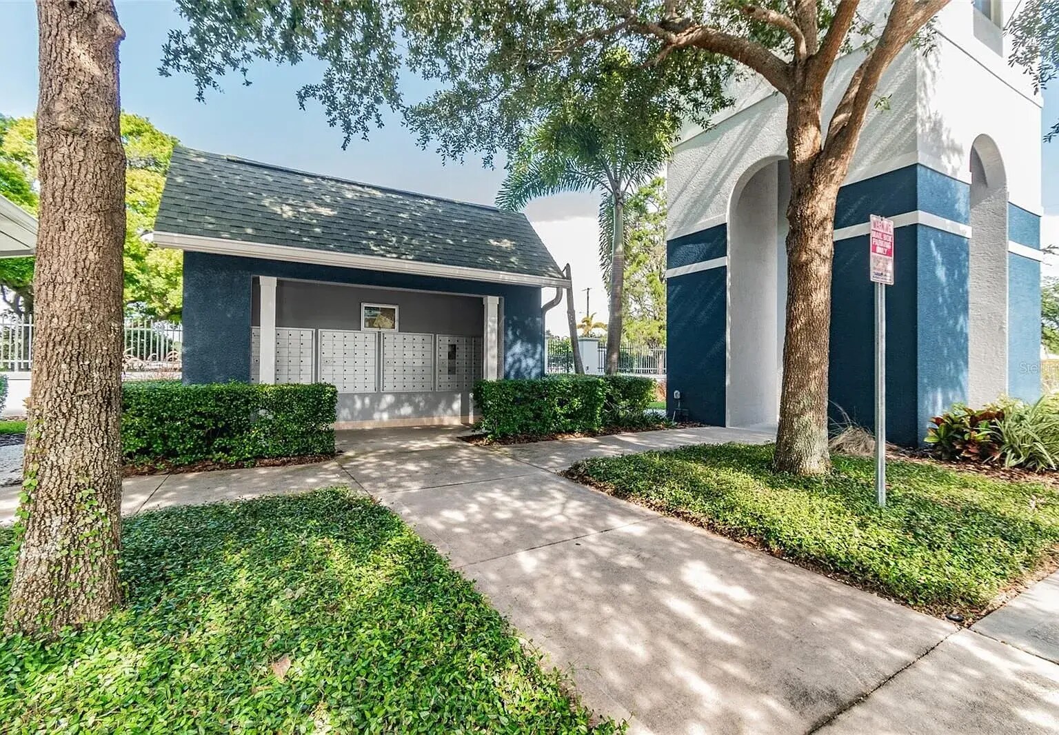 Building Photo - 4729 Legacy Park Dr