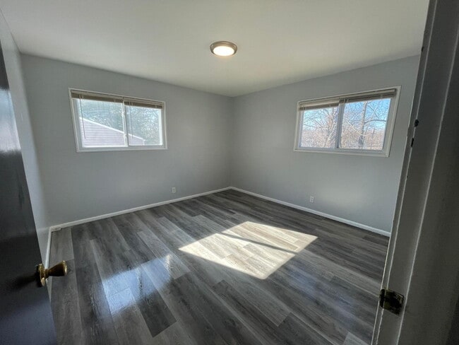 Building Photo - 3421 Elmhurst Dr