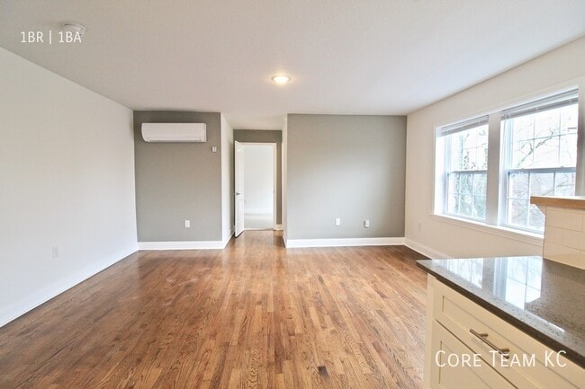 Building Photo - 1901 Olathe Blvd