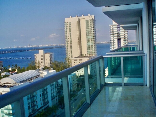 Building Photo - 333 NE 24th St