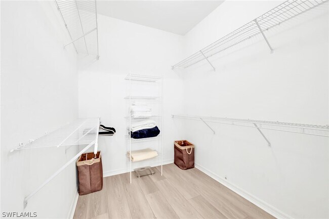 Building Photo - 8924 Ventura Way